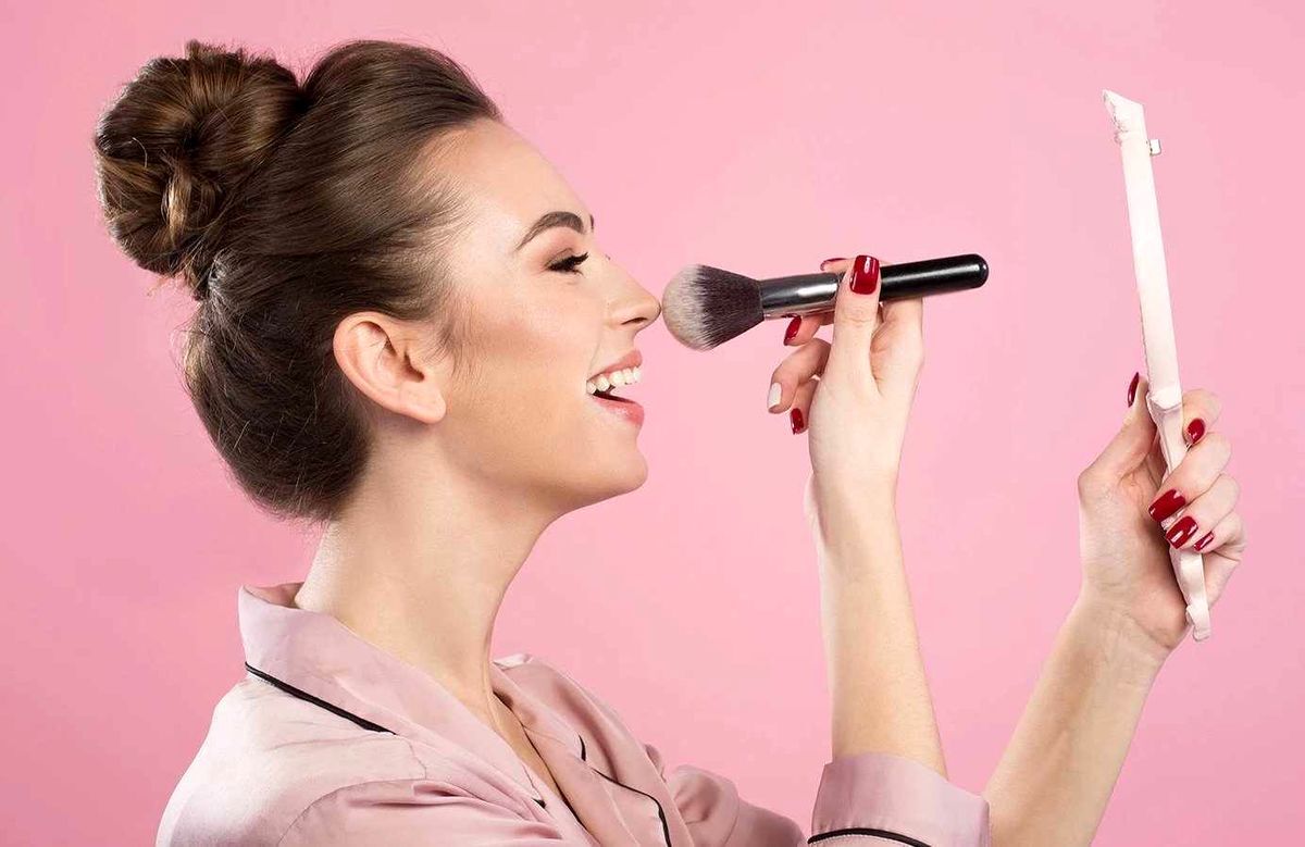 این ترفندهای آرایشی رو به کار ببر تا زیباتر و جوانتر به نظر بیای!