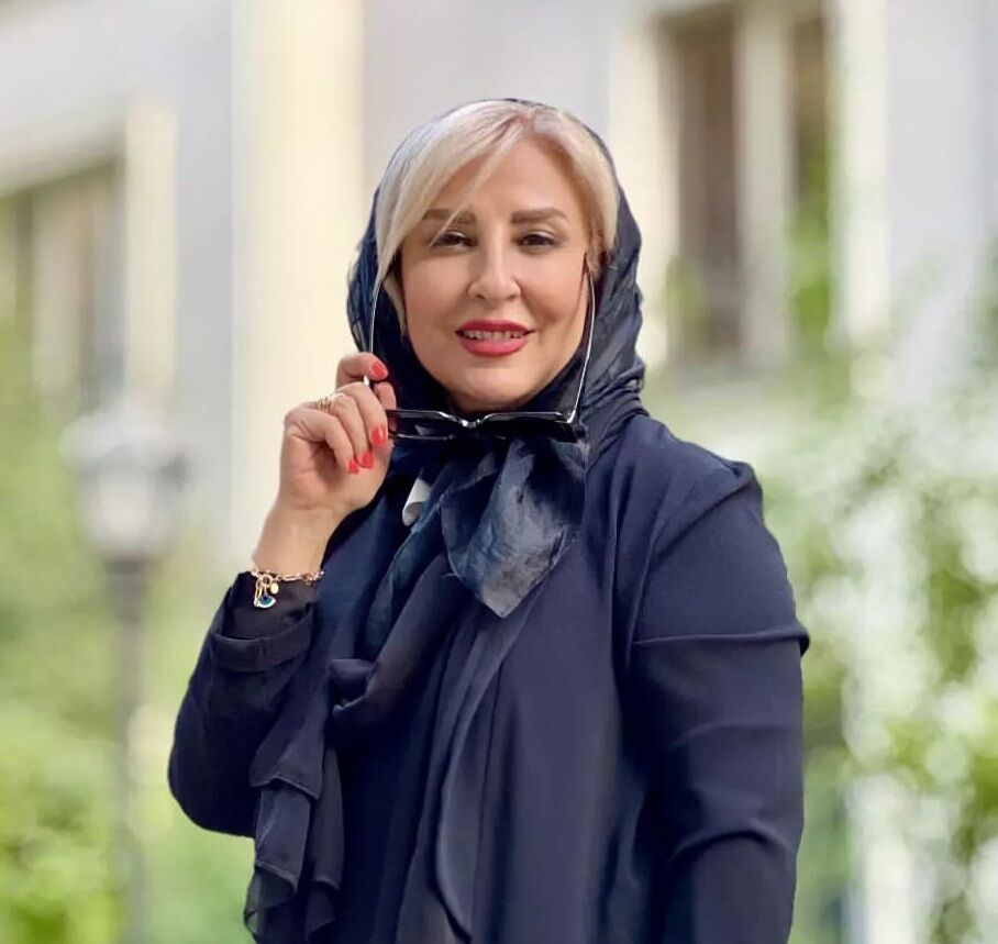  قاب دوستانه مرجانه گلچین و همسر خواننده مشهور