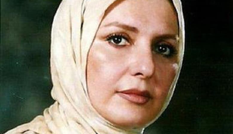   گوگوش و شهرام شب پره در کوچه پس کوچه های برفی تهران/ عکس