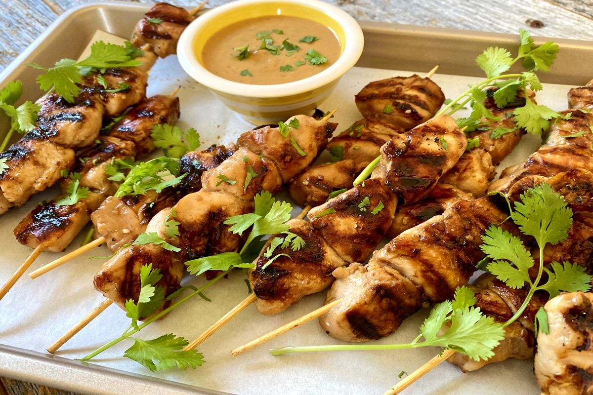 طرز تهیه جوجه کباب با سس بادام زمینی