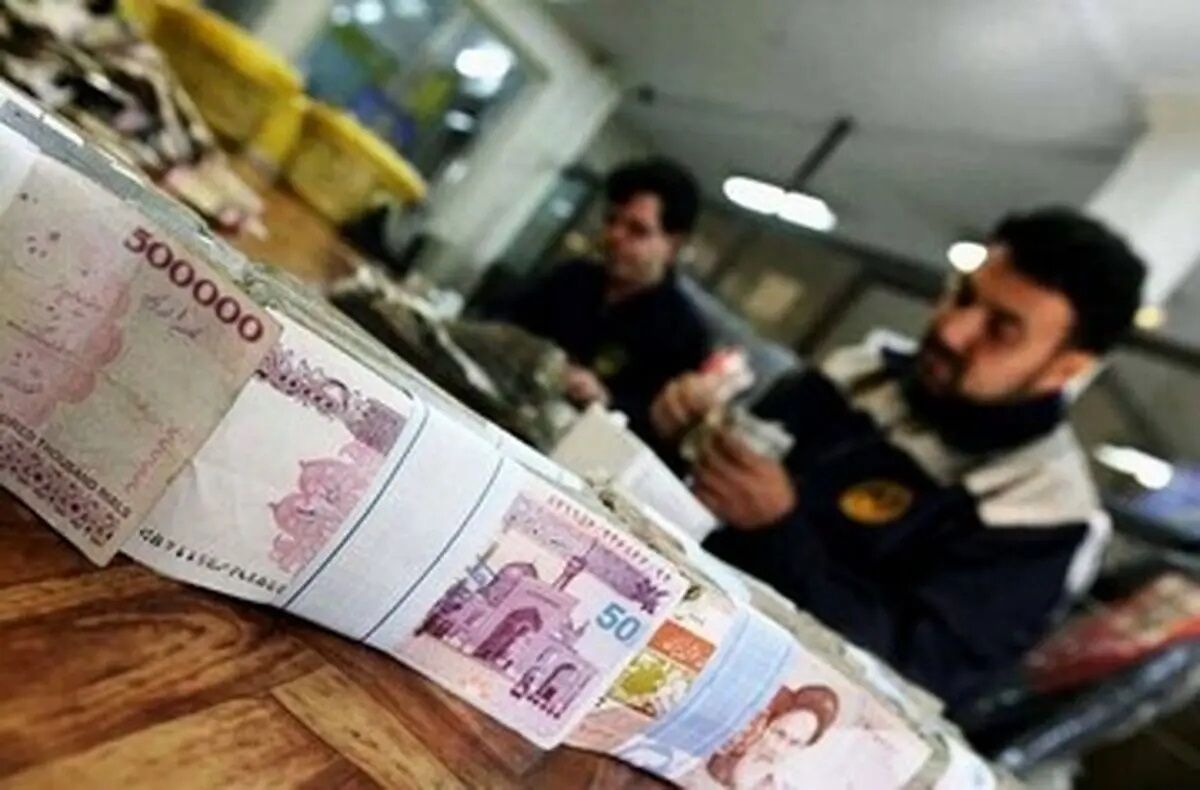 دفاع  دسته جمعی مسئولان وزارت کار از کارفرمایان در تعیین دستمزد/ کارگران بی دفاع شدند