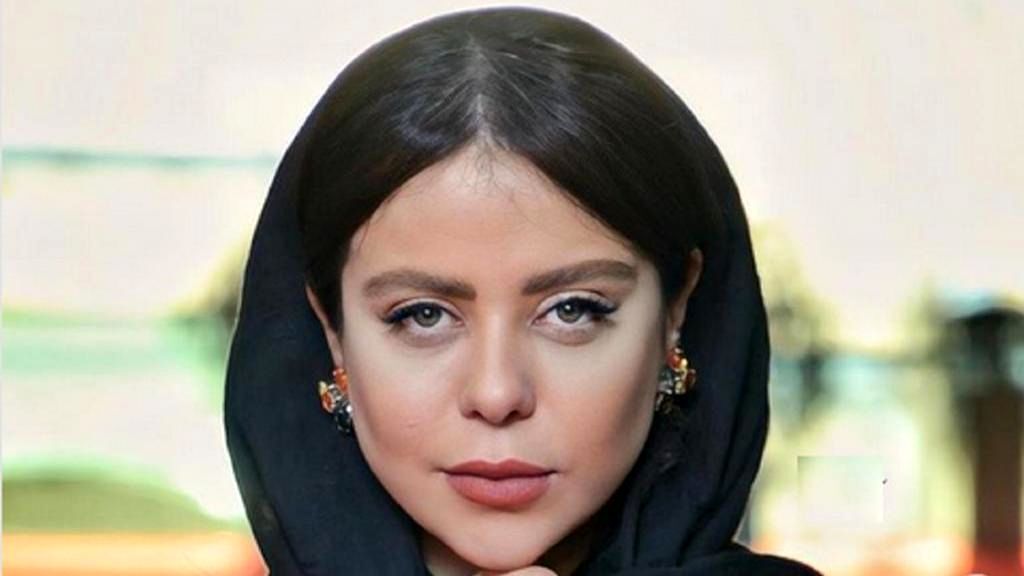 استایل خاص الهام اخوان برای ثبت یک عکس پاییزی