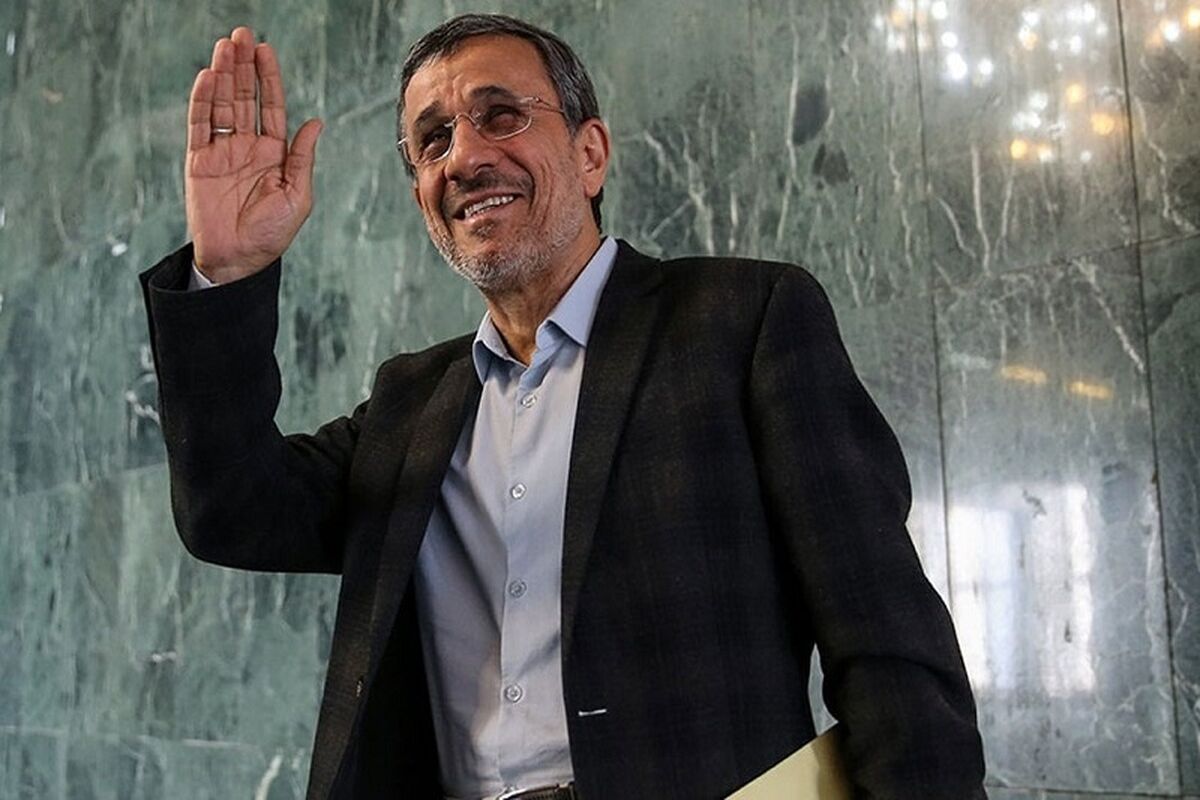  محمود احمدی نژاد با تیپ عجیب/ عکس