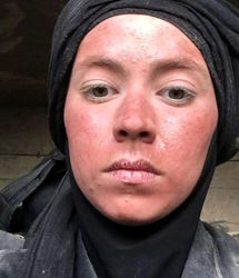 عکس‌های زیبای بازیگر سریال پایتخت در سفر به جنوب