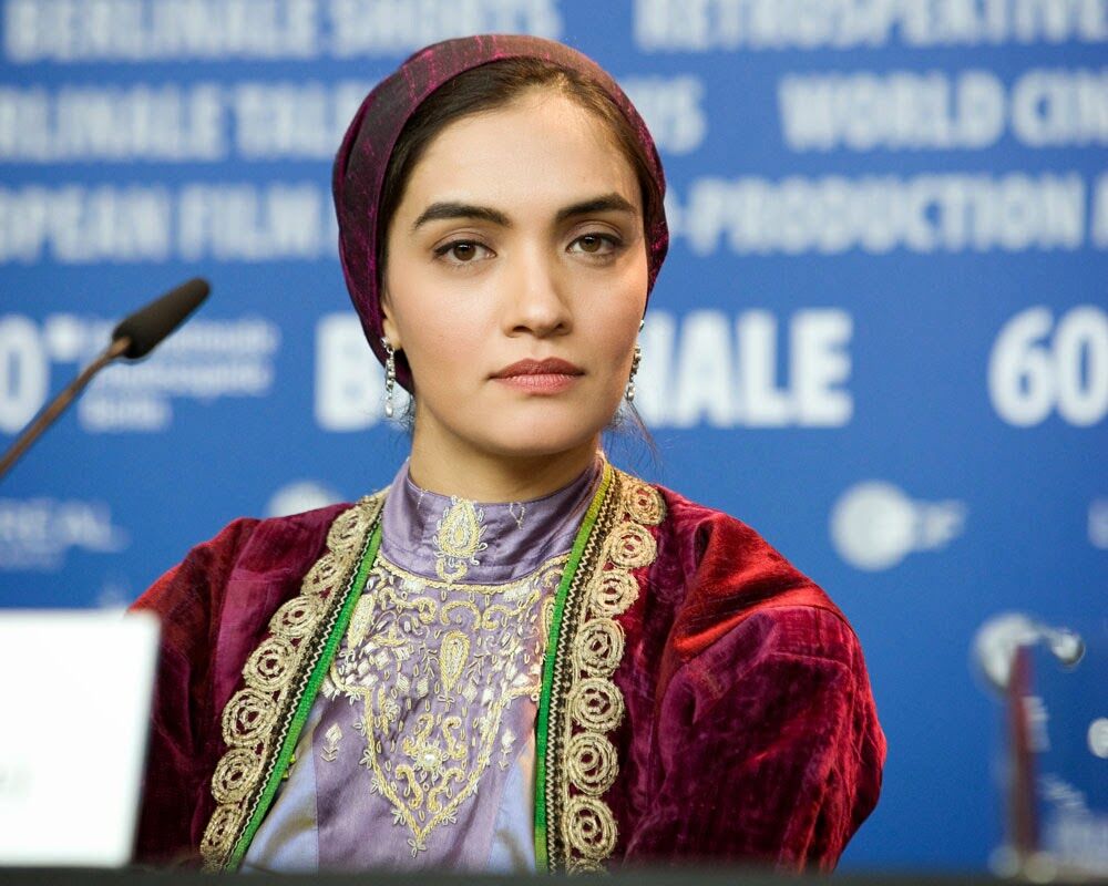 اکران «غیبت موجه» در سینما آنلاین