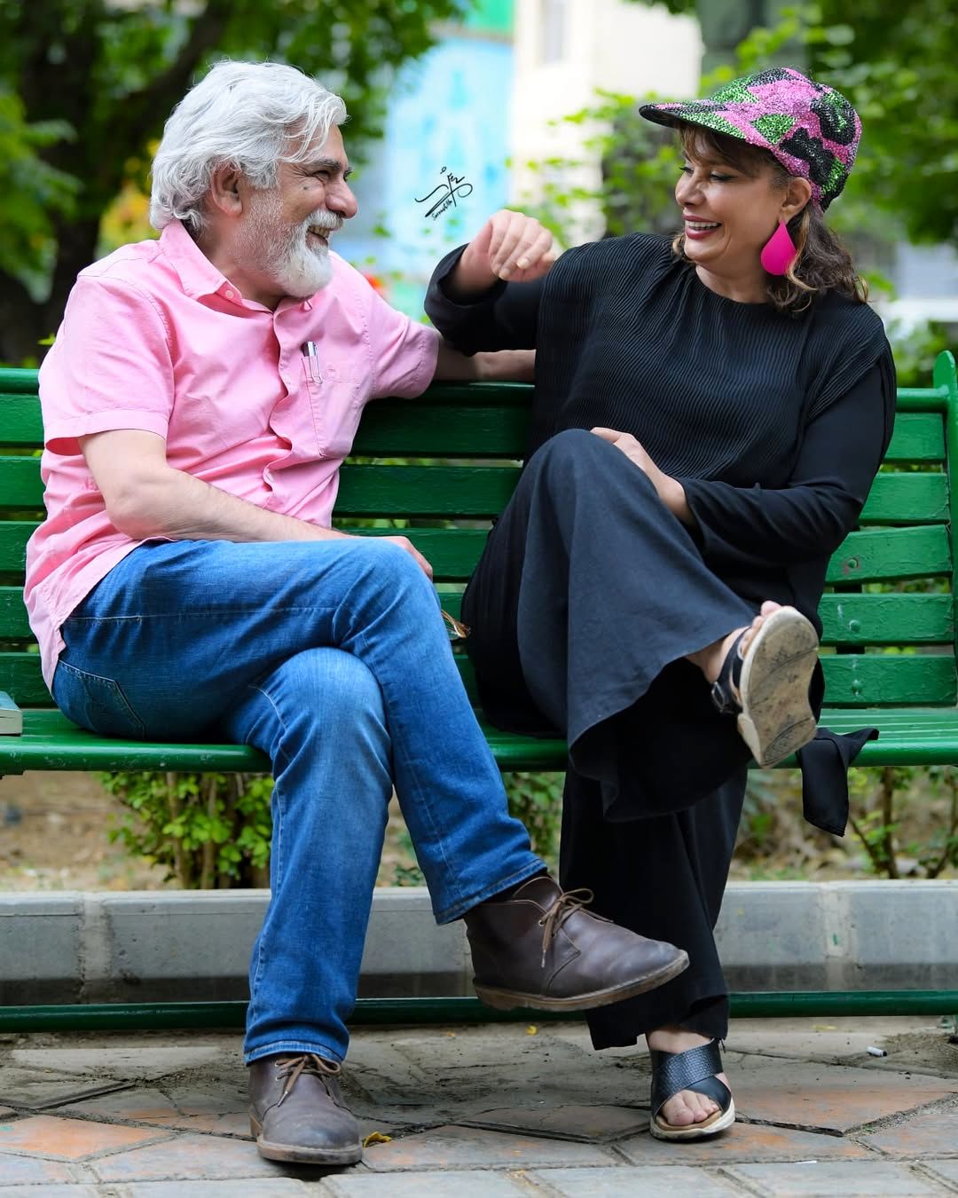 مدلینگ جذاب عاطفه رضوی و همسرش با استایلی بهاری/ عکس