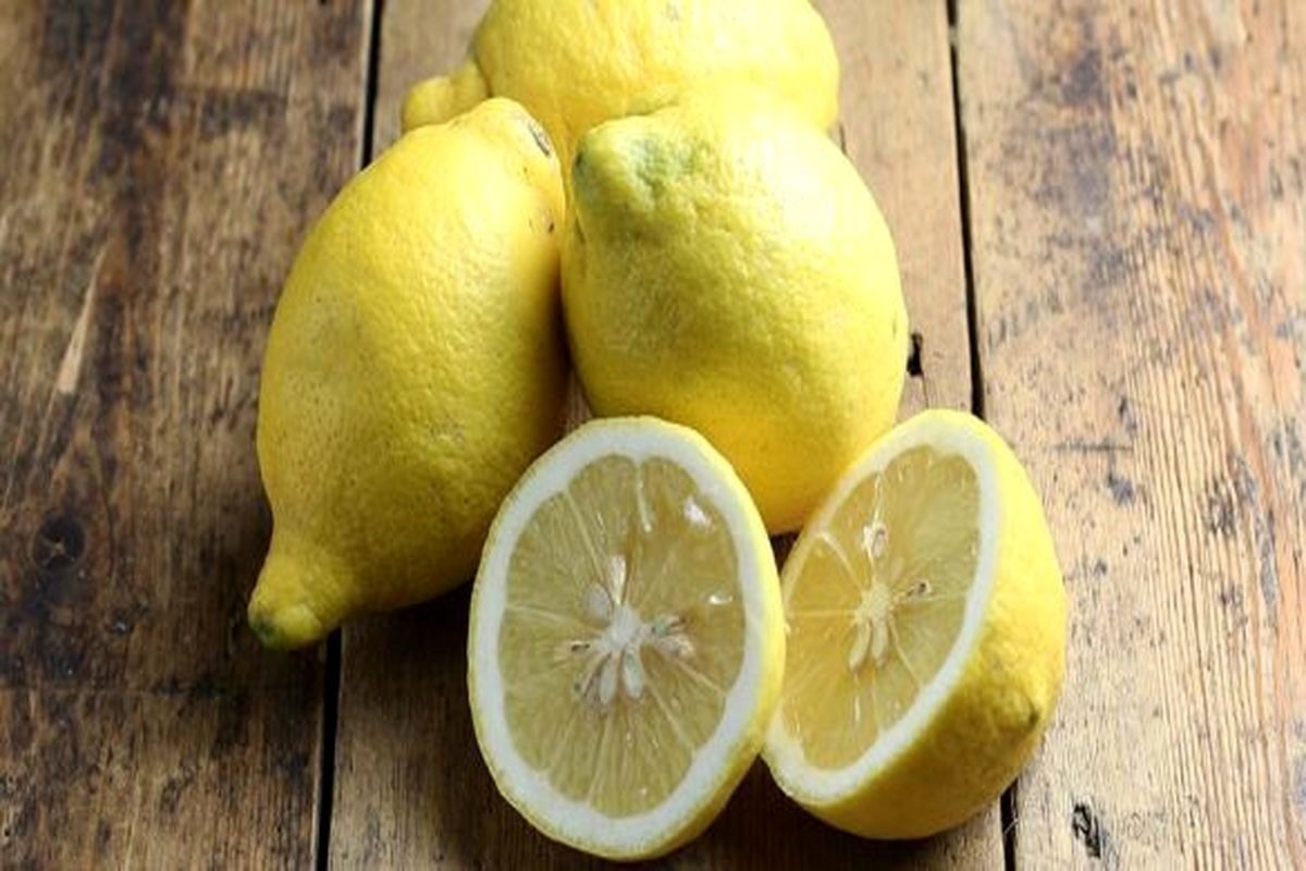 این میوه پرخاصیت سنگ کلیه را پودر می کند