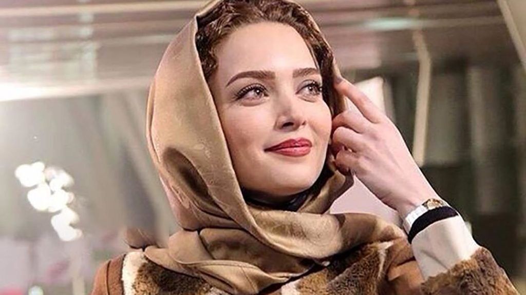 کیف 600 میلیون تومانی بهنوش طباطبایی در یک مراسم!