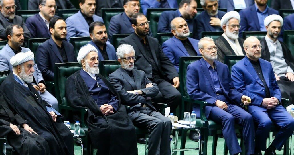 عکسی غم بار از جای خالی شهید رئیسی و شهیدامیر عبداللهیان در بهارستان