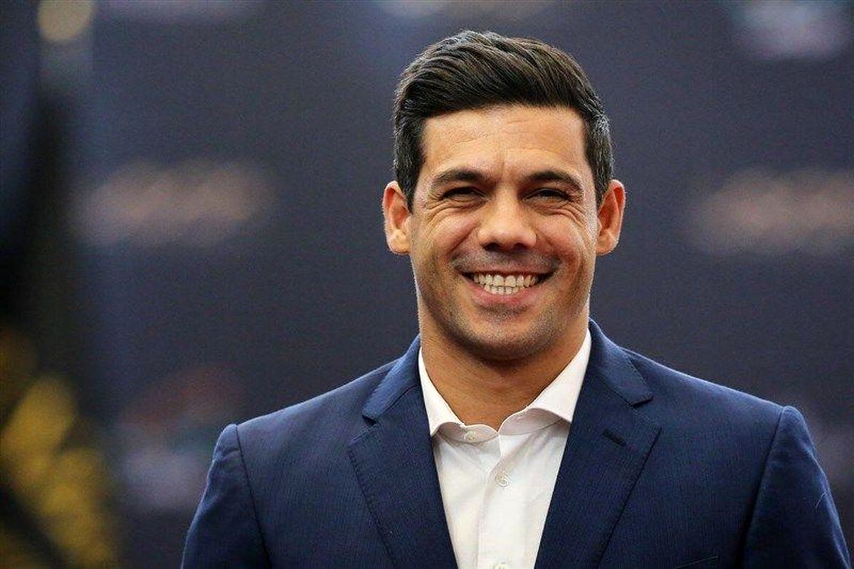 اخذ مدرک دیپلم مدیریت فوتبال توسط یک پرسپولیسی+عکس