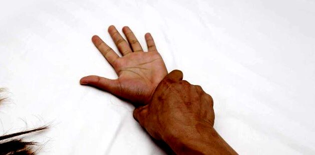 دختر جوان توسط دوست پسر مادرش مورد تعرض قرار گرفت /مرد شیطان صفت متاهل بود