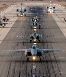 جنگنده‌های اسرائیلی به پرواز درآمدند