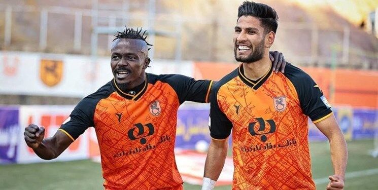 سرمربی تیم لیگ برتری از دست یاغی پرسپولیس کلافه شد