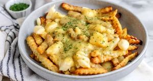 طرز تهیه پاپاس سیب‌زمینی با سس قارچ!