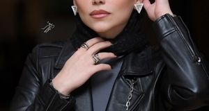 نازنین بیاتی با شلوار و اکسسوری عجیب!/ عکس