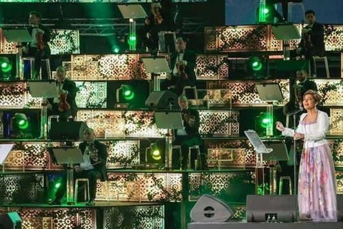 کنسرت خواننده زن سوری در عربستان جنجال به پا کرد+عکس