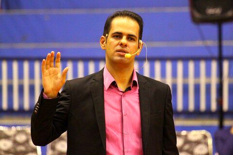 مجری جنجالی به صداوسیما بازگشت