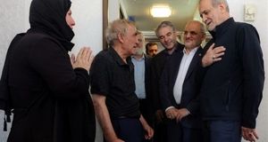 بازدید پزشکیان از وضعیت خانواده‌های جنگ‌زده