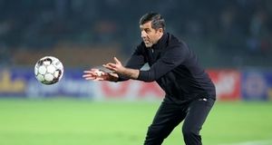 استقلالی ها از کریم باقری یاد بگیرند