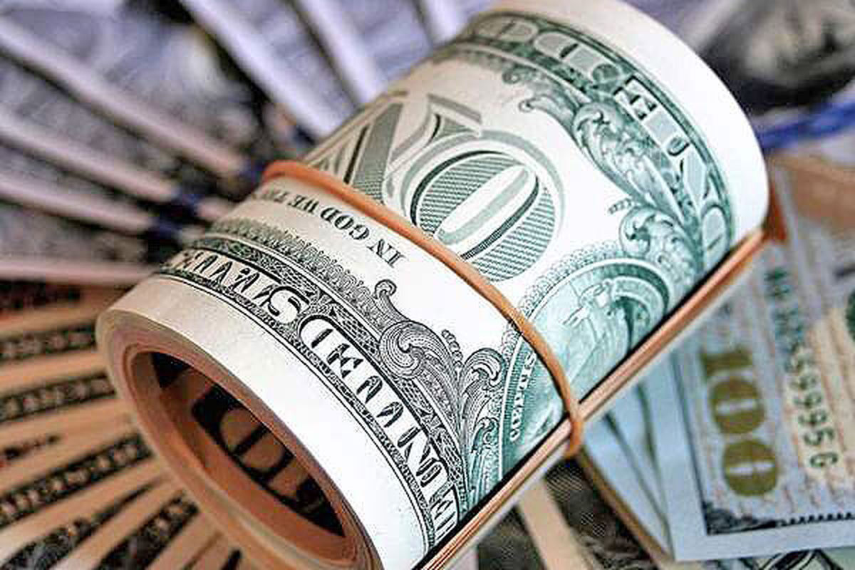بازار ارز به سقوط قیمت دلار خوش‌بین شد؟