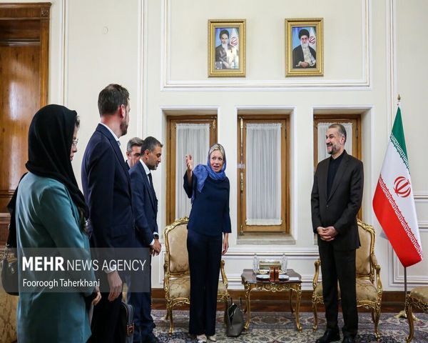 پوشش نماینده سازمان ملل در دیدار با وزیر خارجه ایران
