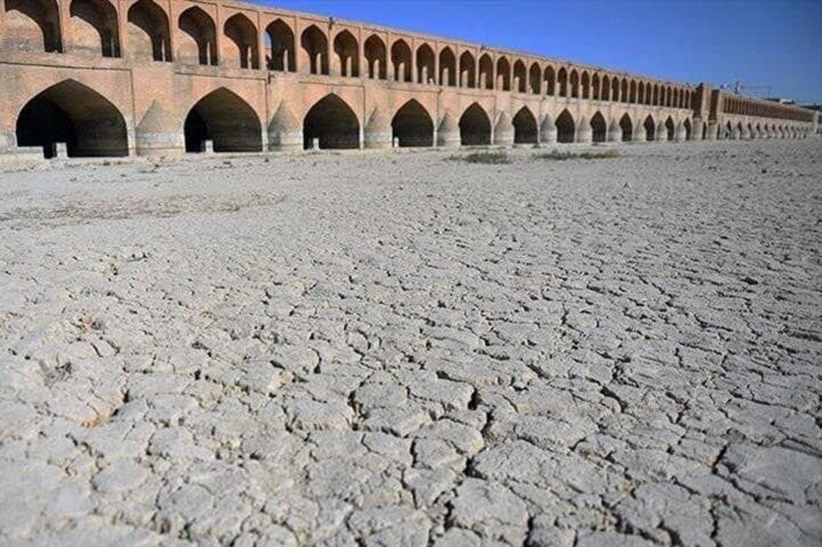 فرونشست ۲متری و بحران تامین مواد غذایی با خشک‌شدن زاینده‌رود