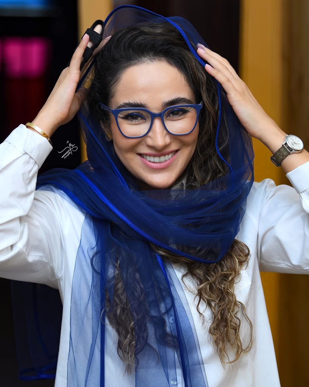 خوش‌وبشِ بهاره افشاری و آقای بازیگر شکار عکاسان شد!