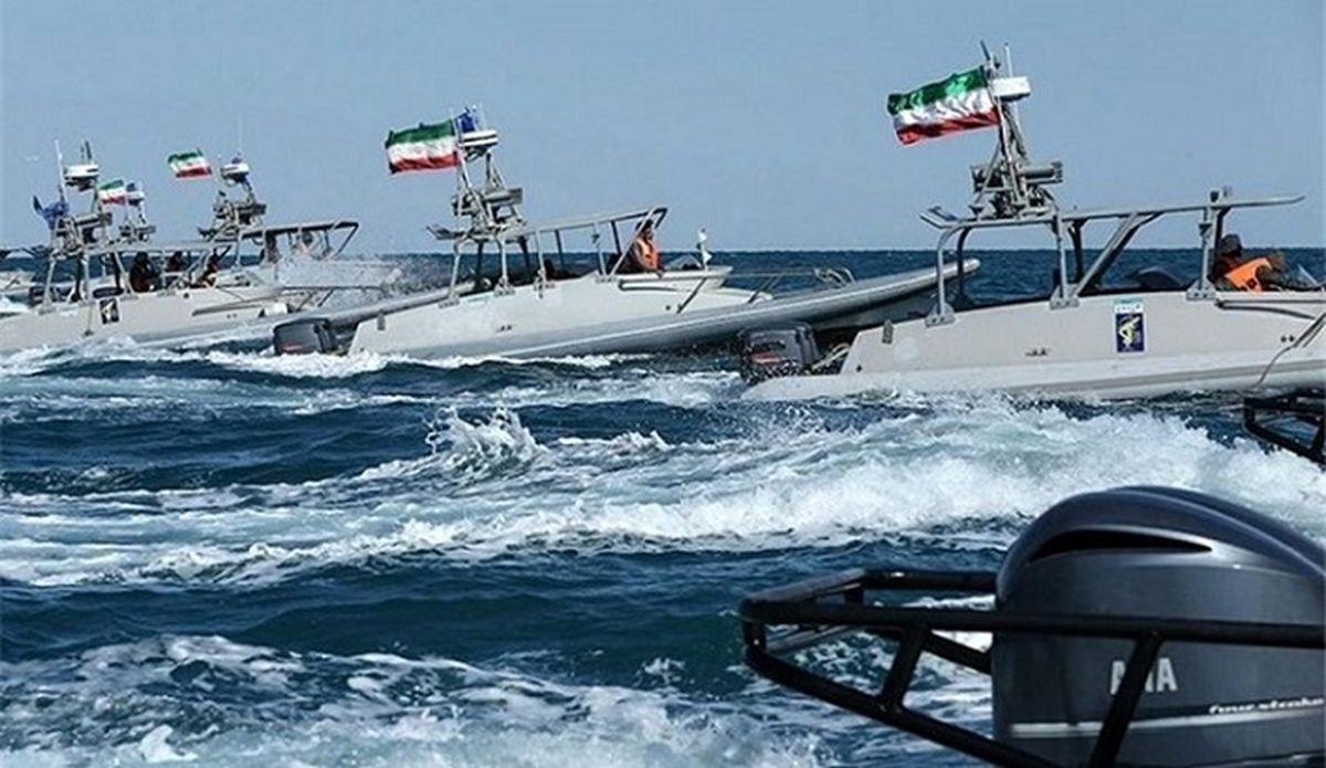 اولین تصاویر از عملیات برخورد نیروی دریایی سپاه با ناو‌های آمریکایی/ فیلم