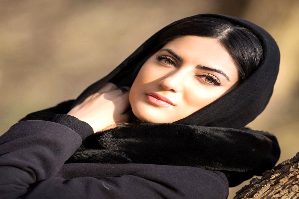 رونمایی هلیا امامی از ماشین لاکچری و خفنش/ ببینید
