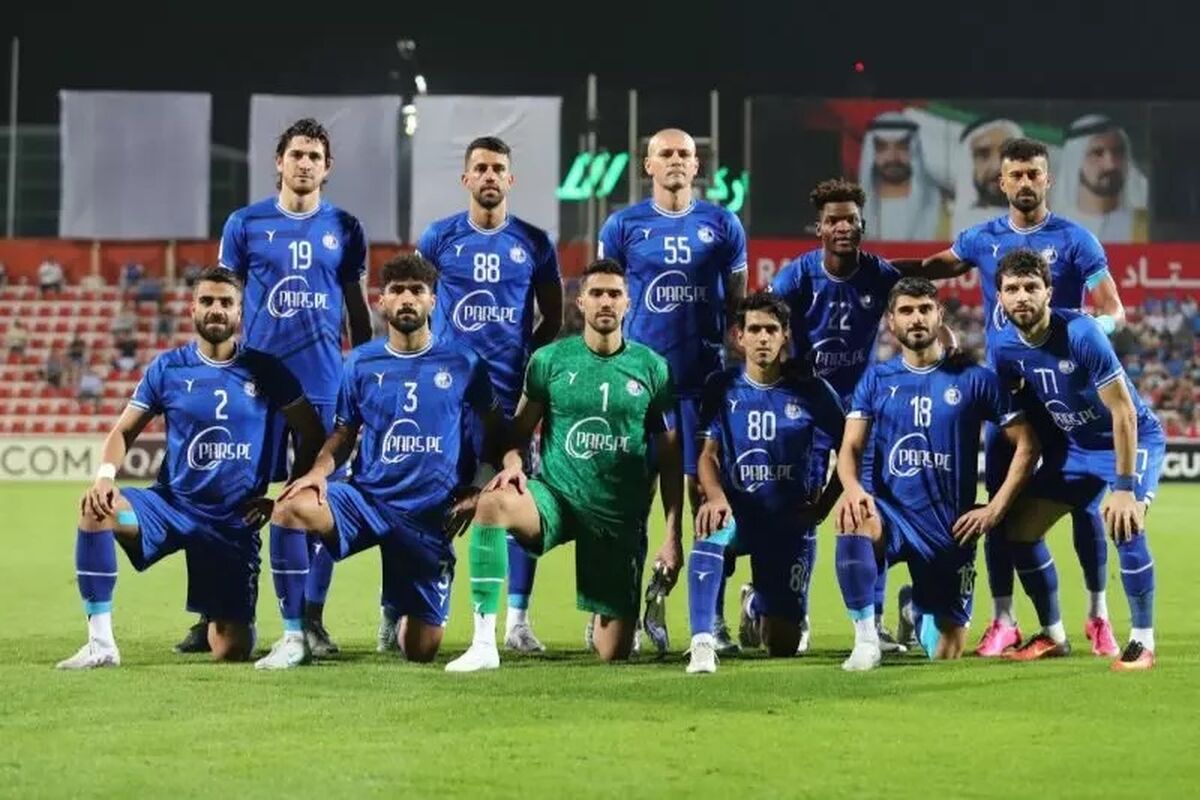 کلیپ دیدنی استقلال برای بازی با الاهلی؛ فرود دیدنی شاگردان موسیمانه در فرودگاه ملک عبدالله + فیلم 

