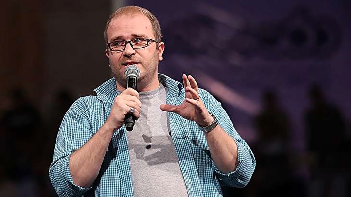 مجری جنجالی تلویزیون با آمدن رشید پور کناره گیری کرد + متن جنجالی