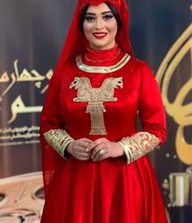 لباس متفاوت و خاص همسر امید معلم در جشن حافظ