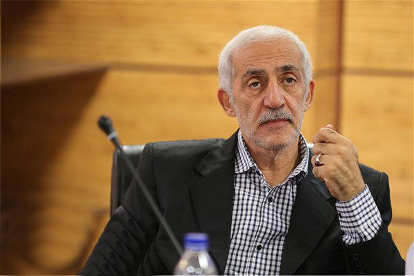 هواداران استقلال به خاطر محمد دادکان به جان هم افتادند

