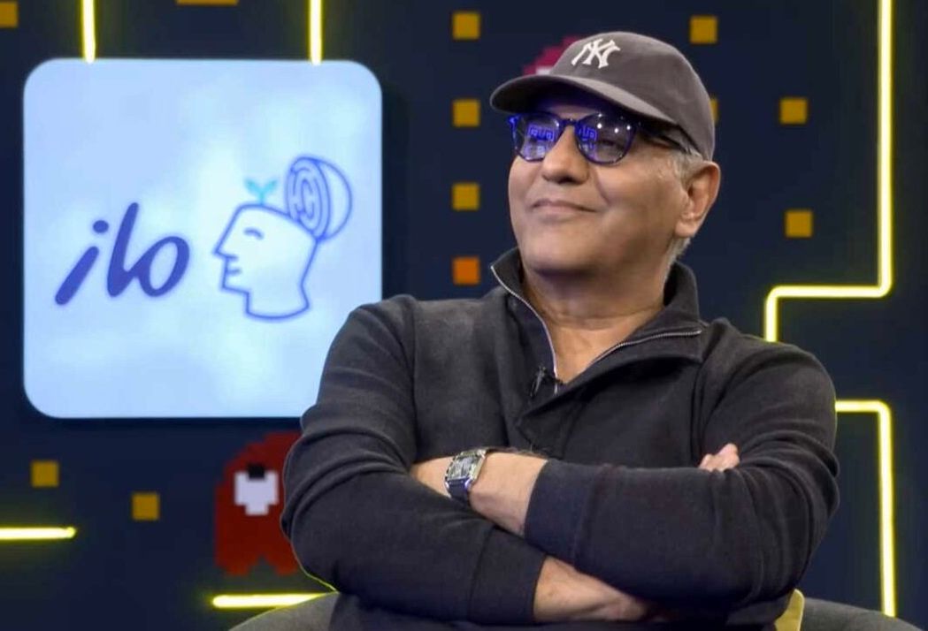 یادگاری قشنگ مهران مدیری برای امیرحسین قیاسی/ ببینید