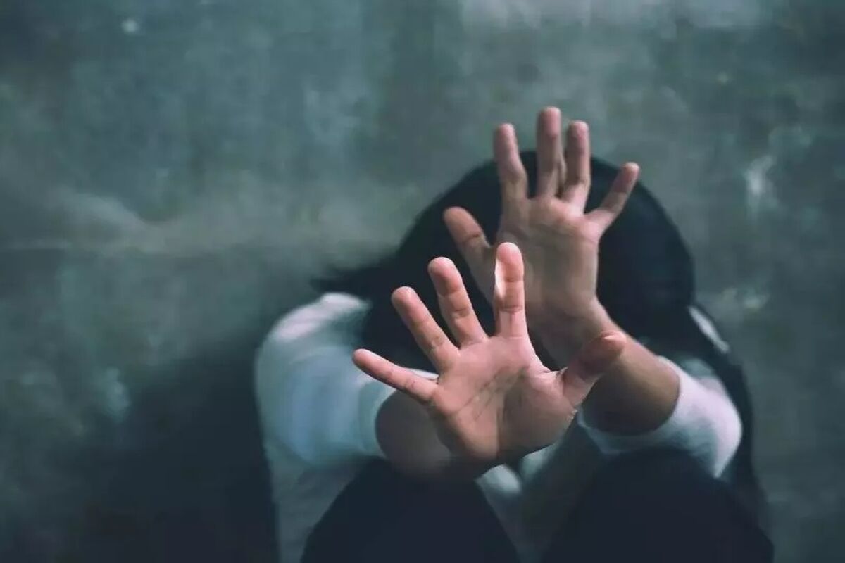 نخبه اقتصادی از دختر جوان فیلم و عکس مستهجن گرفت /بعد از تعرض طلاهایم را برد