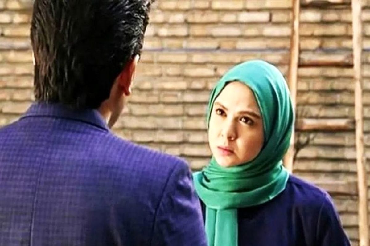 تذکر حجاب به بازیگر سریال لیسانسهها در اکران یک فیلم/ ببینید