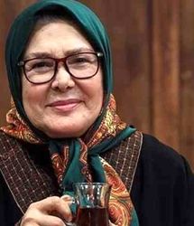 آفرین عبیسیِ ۲۰ ساله در کنار ناصر ملک مطیعی