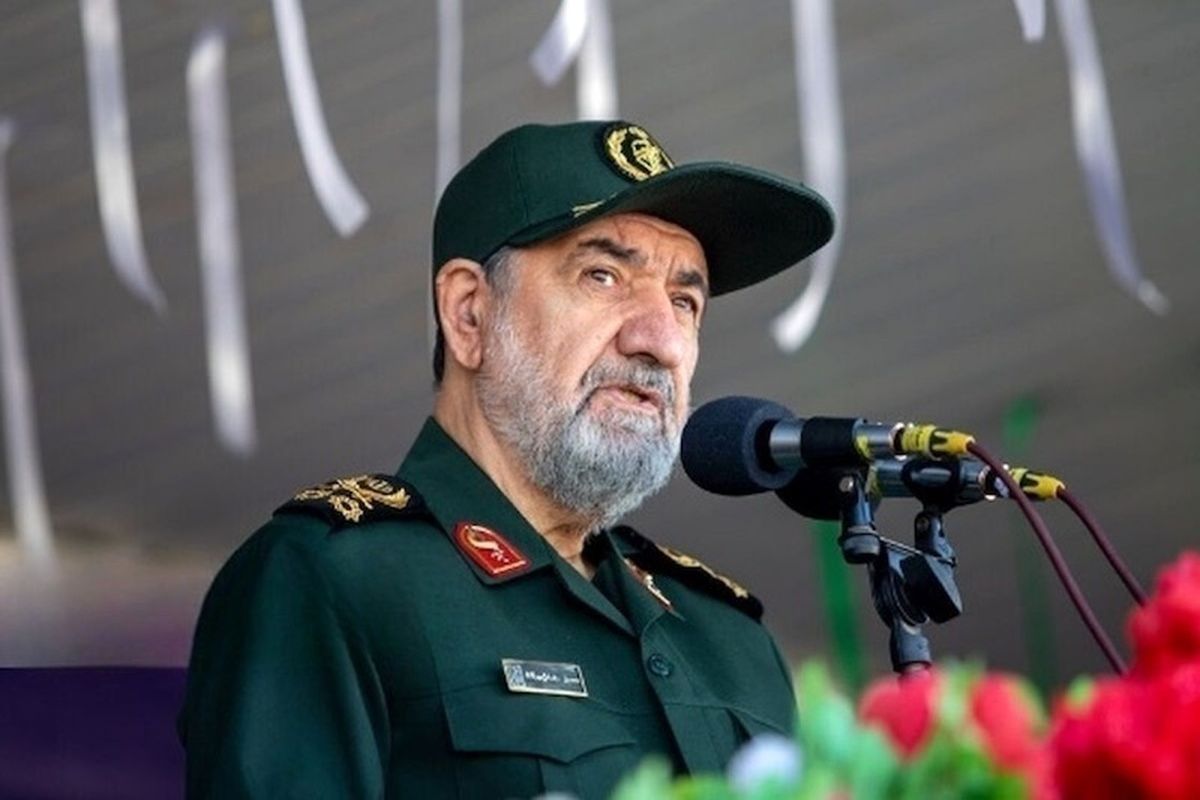 محسن رضایی خطاب به رسانهها:درباره جنگ گمانه زنی نکنید