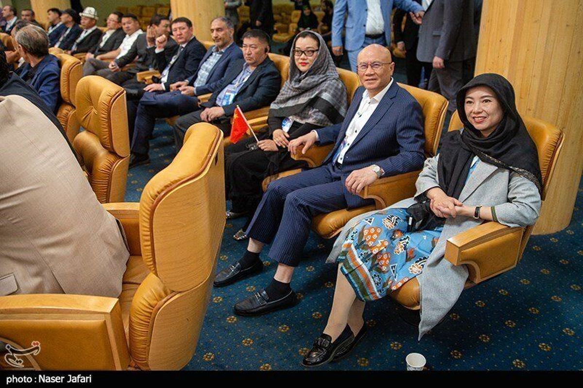 پوشش جنجالی زنان در دیدار با رئیسی در تهران + عکس