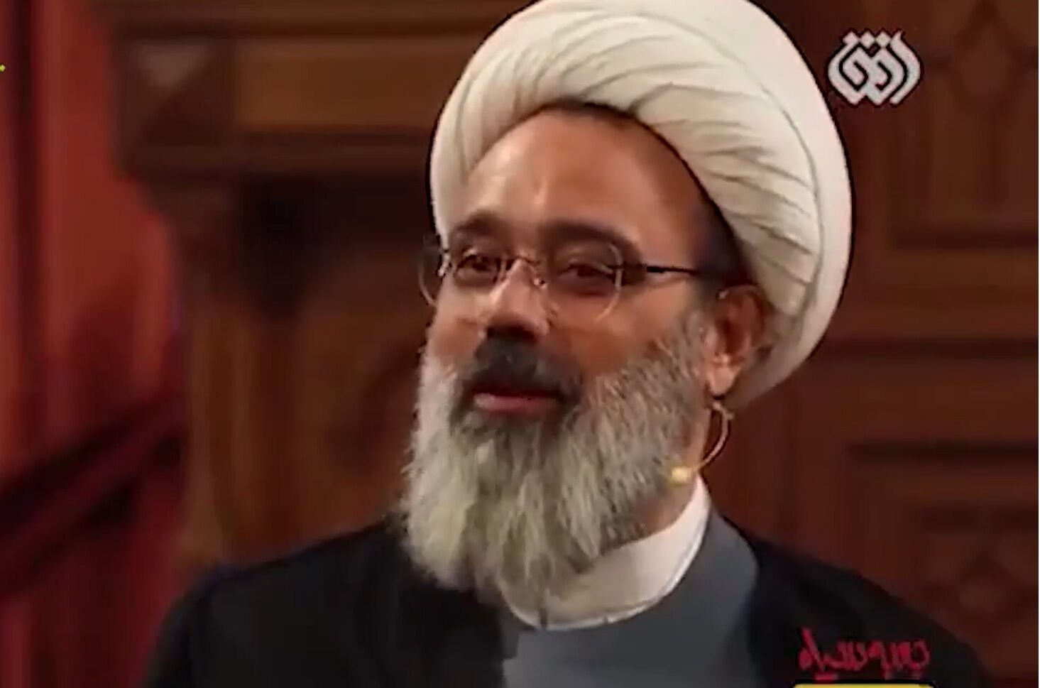 خاطره عشق و عاشقی روحانی معروف سوژه فضای مجازی شد/ هنوز به خاطر من ازدواج نکرده !
