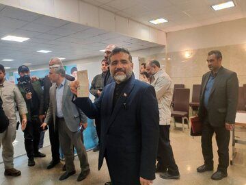 وزیر ارشاد دولت سیزدهم کاندیدای ریاست جمهوری شد +عکس
