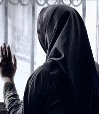 دوست صمیمی پدر بی‌شرمانه به سراغ دختر پولدار رفت