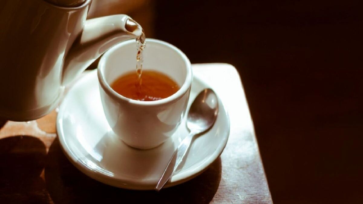 عوارض خوردن چای داغ چیست؟