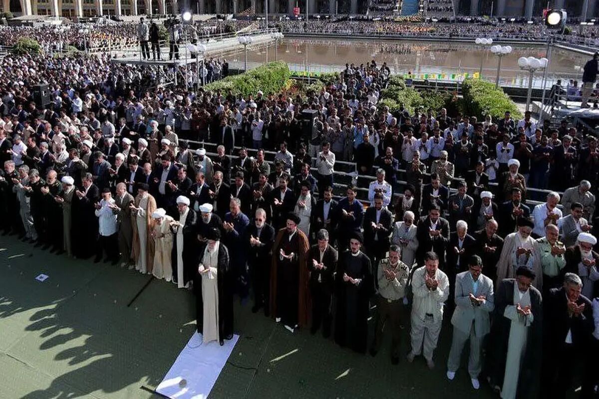 سر دادن شعار «لبیک یا نصرالله» در نماز جمعه امروز تهران+ فیلم