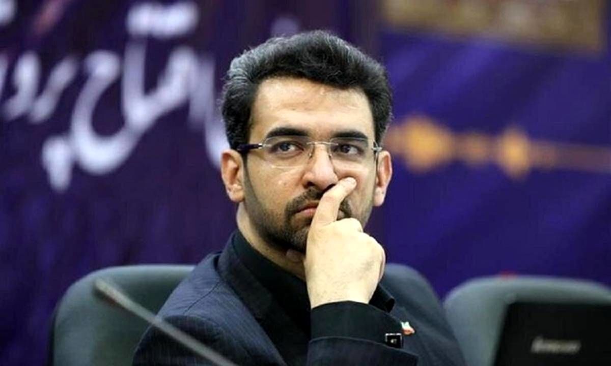 عکسی از وزیر دولت روحانی و مداح معروف در پیاده‌روی اربعین

