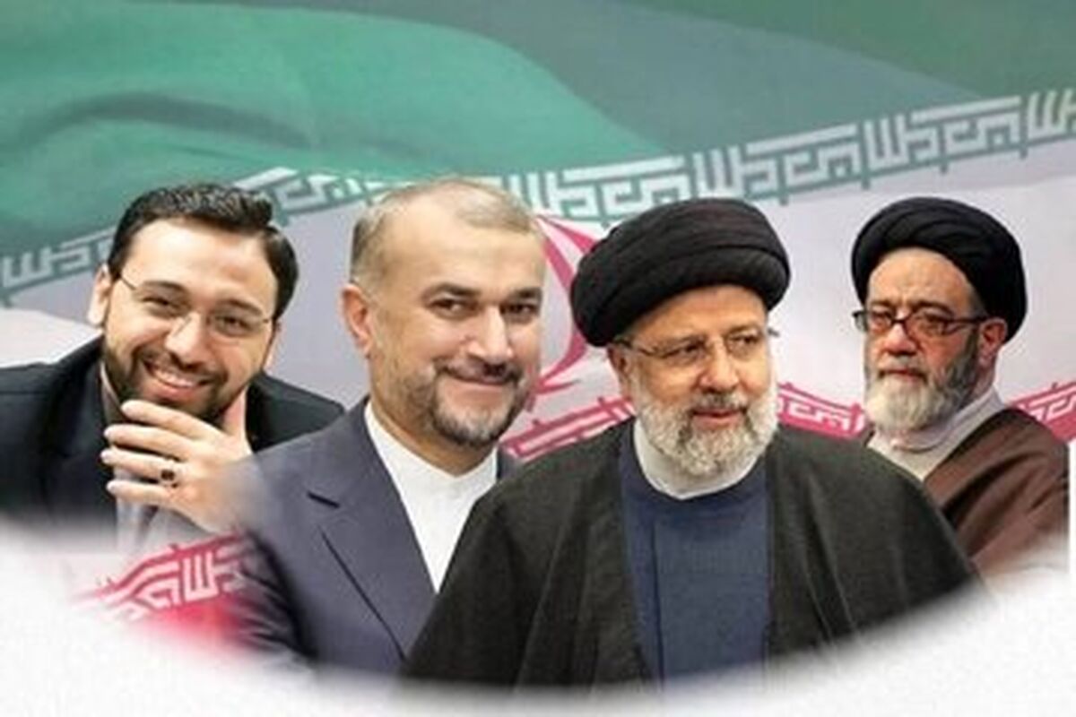 عکسی از همنشینی سیدحسن خمینی وچهره های نظامی کشوردر مراسم تشییع پیکر 8 شهید خدمت
