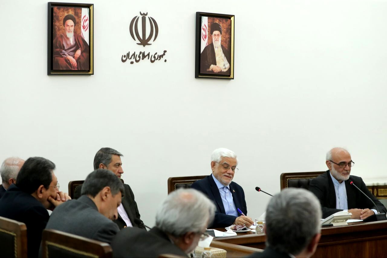 عارف: دولت و نهادهای عمومی یک هدف مشترک دارند
