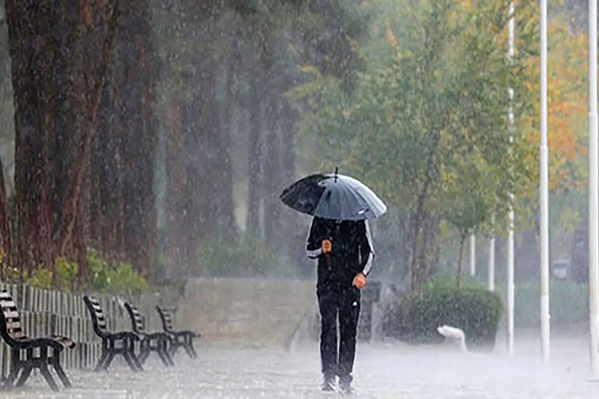 ساکنان این مناطق چترهای خود را آماده کنند/ هشدار فوری هواشناسی
