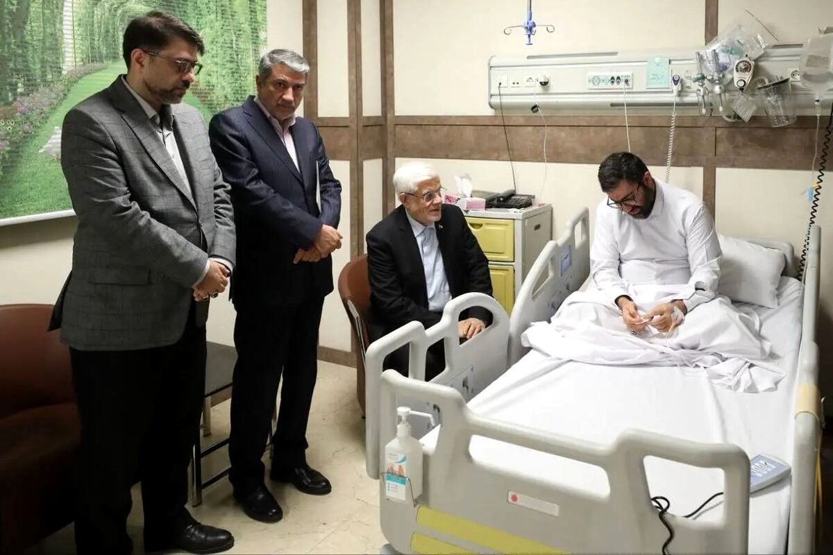 تصاویر دردناک از معاون رئیس جمهور در سوگ درگذشت همسر و دخترش