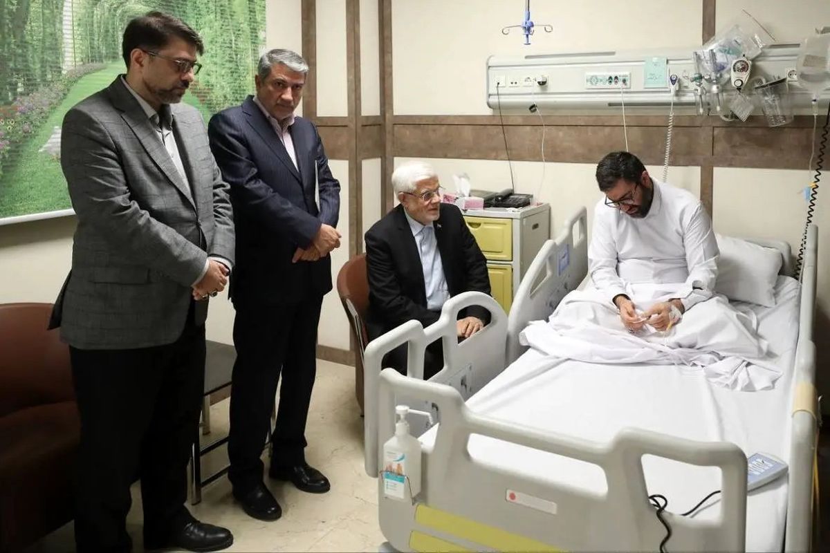 تصاویر دردناک از معاون رئیس جمهور در سوگ درگذشت همسر و دخترش